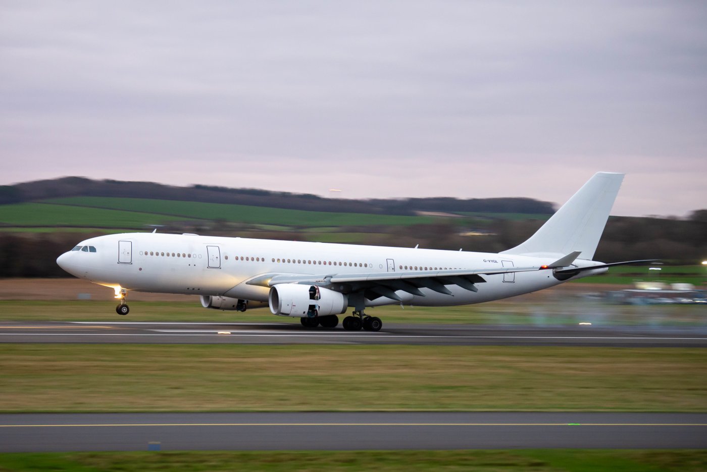 Airbus A330-242